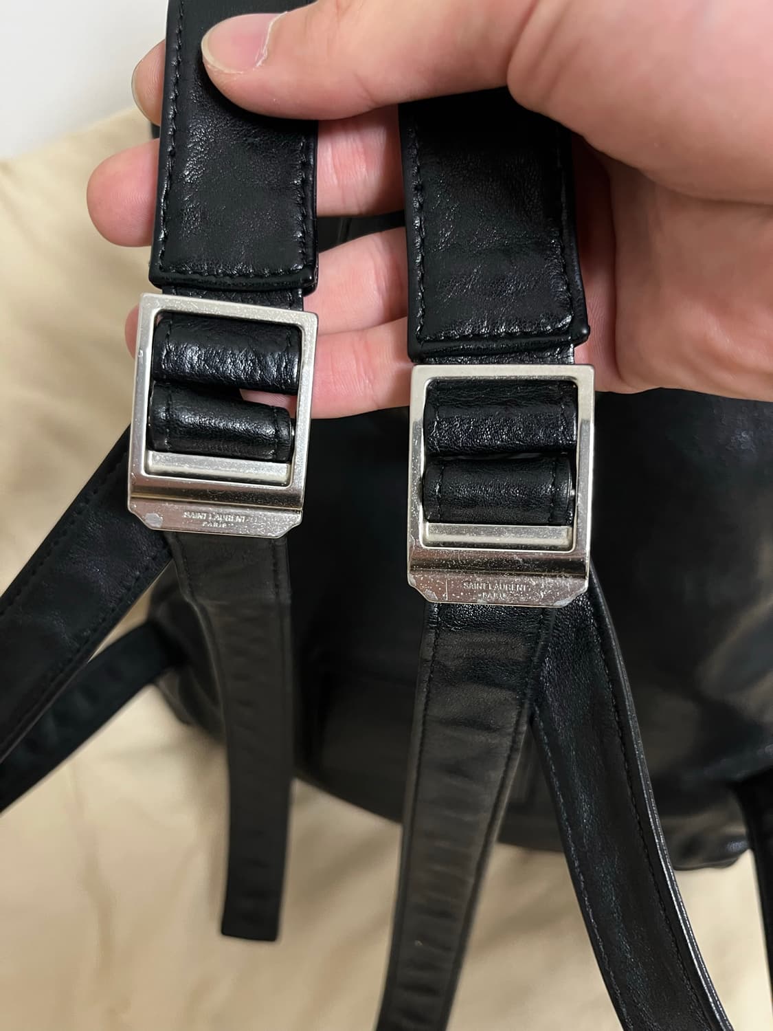 16aw 생로랑파리 에디슬리먼 올레더 헌팅 백팩 상품이미지9