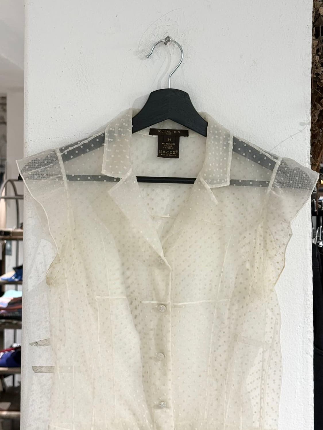 루이비통 아이보리 쉬어 도트 슬리브리스 셔츠 탑 상품이미지4