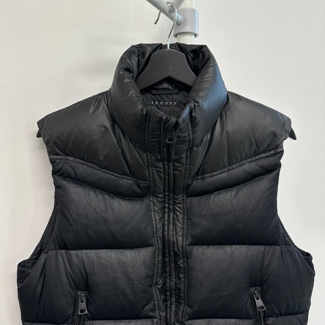 띠어리 코팅 나일론 다운 패딩 조끼 상품이미지3