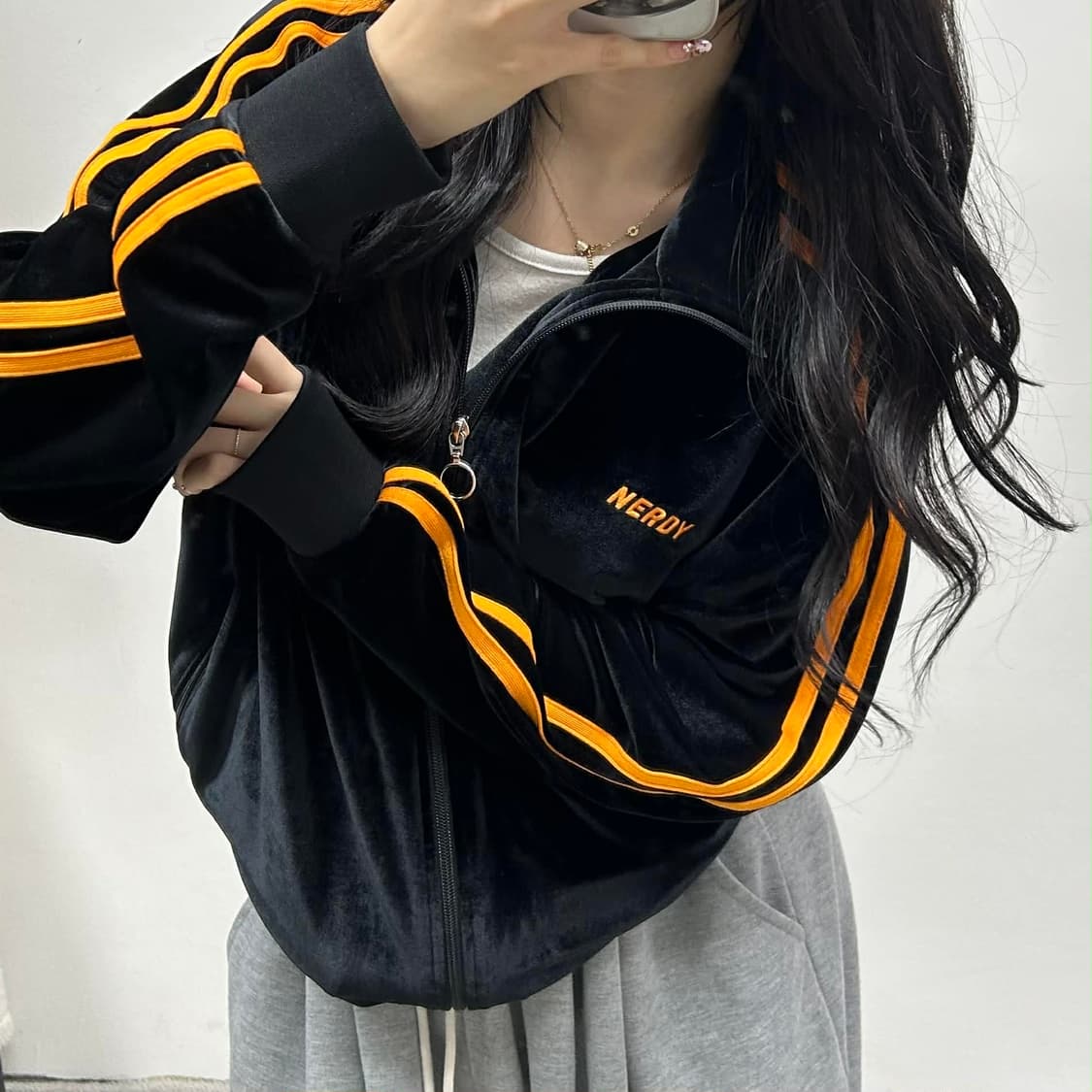 널디 신형 벨루어 벨벳 트랙탑 희귀져지(M) 상품이미지2