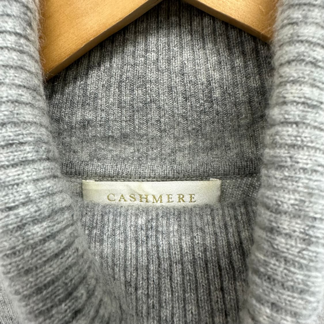 유니클로 캐시미어 터틀넥 니트 상품이미지4