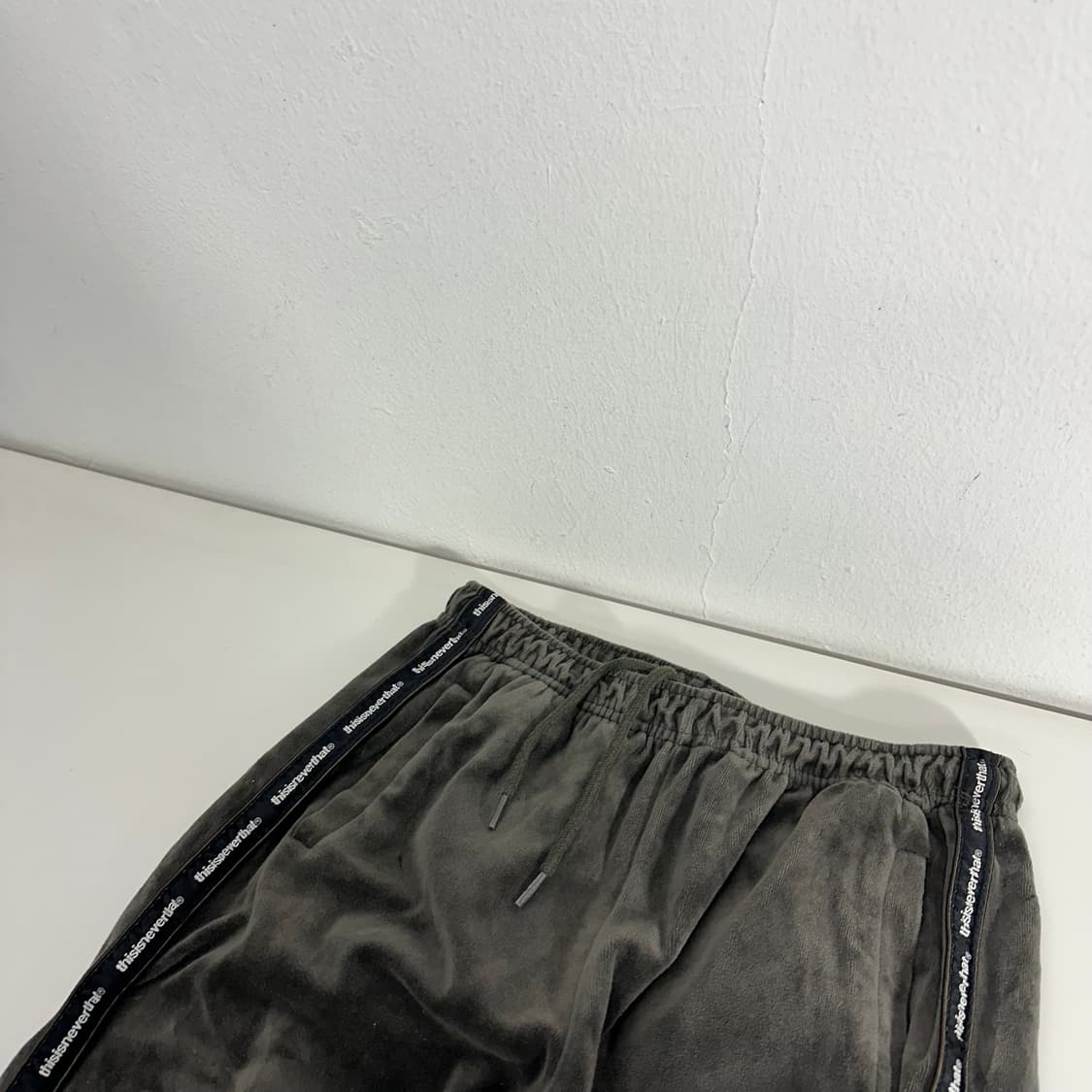 FREE 디스이즈네버댓 차콜 레귤러핏 트랙팬츠 상품이미지3