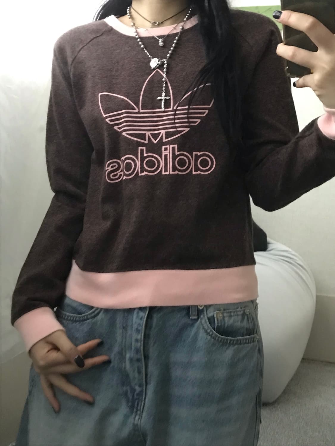 아디다스 00s 브라운 빅로고 맨투맨 상품이미지1