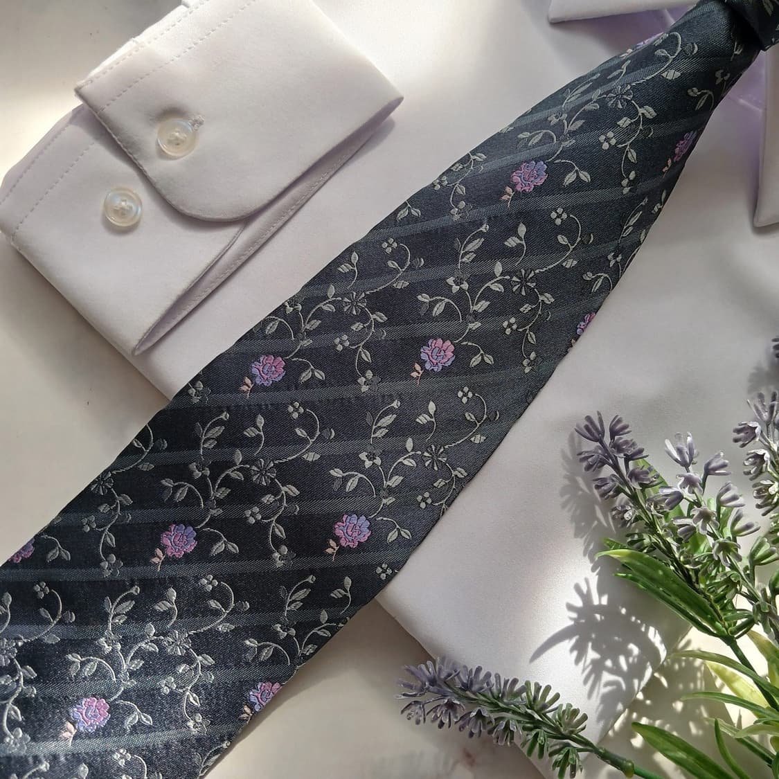 웅가로 실크 그레이 플라워 패턴 넥타이 9.9cm A+등급 E912 상품이미지6