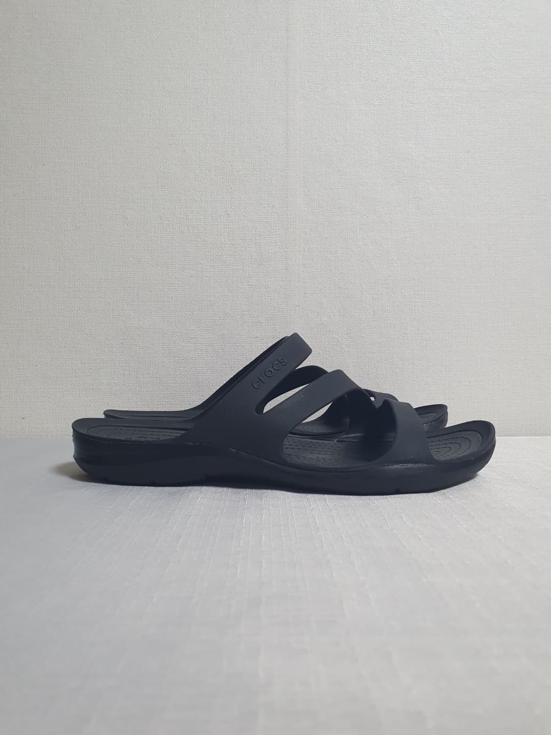 240mm 크록스 스위프트워터 샌들 블랙 W7 상품이미지3