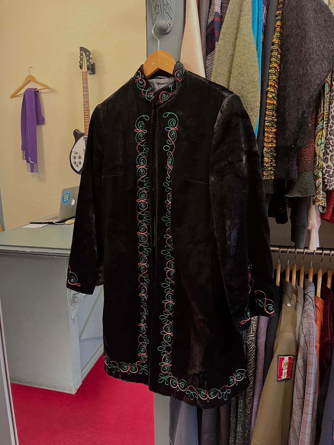 EMBROIDERED VELVET COAT 상품이미지6