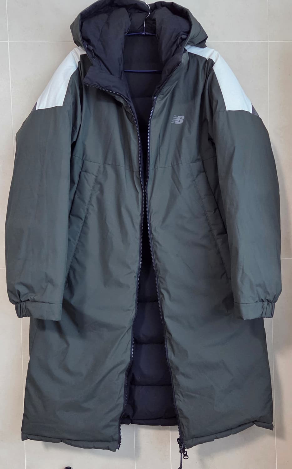 뉴발란스 리버시블 구스다운 경량 롱패딩 L (100사이즈) 택포 상품이미지4