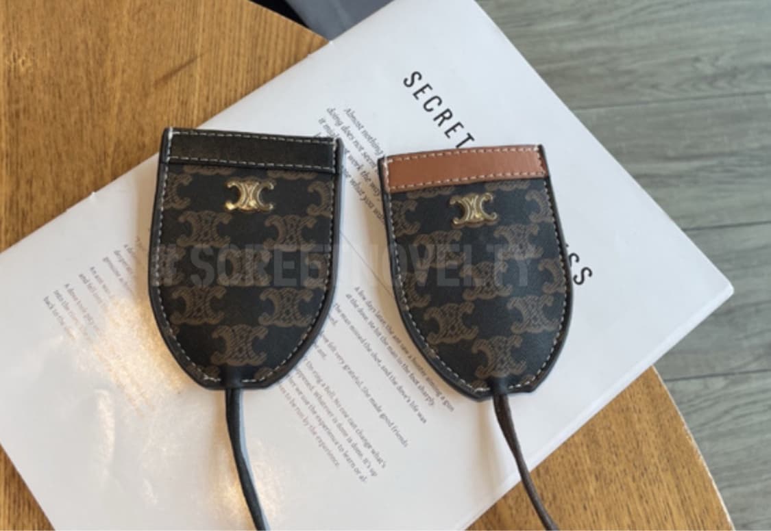 셀린느 트리옹페 키홀더 블랙 상품이미지10