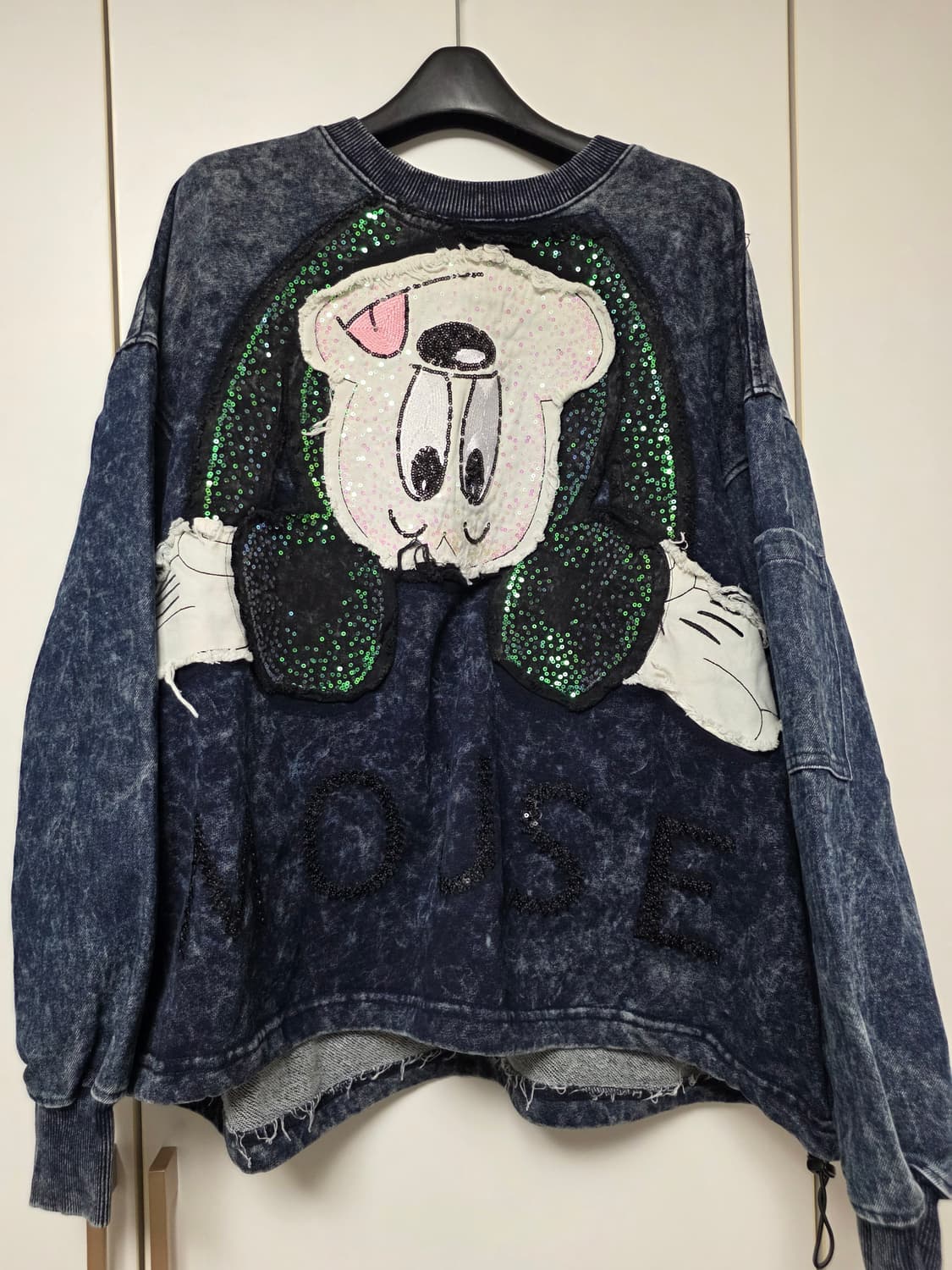 데님 미키마우스 스팽글 맨투맨 상품이미지1