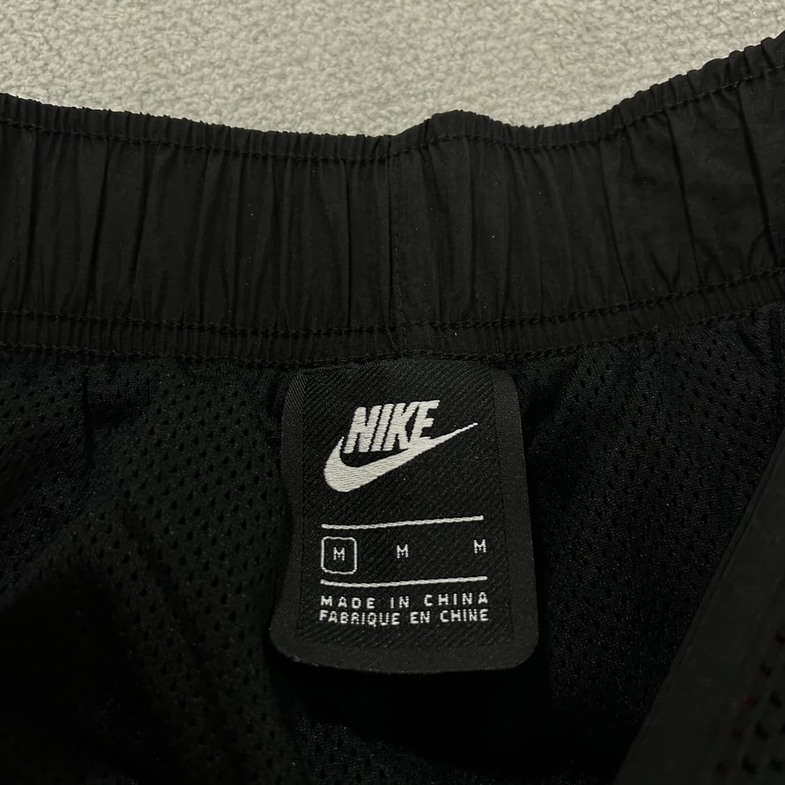나이키 블랙/레드 버튼 트랙 바지 m 상품이미지2