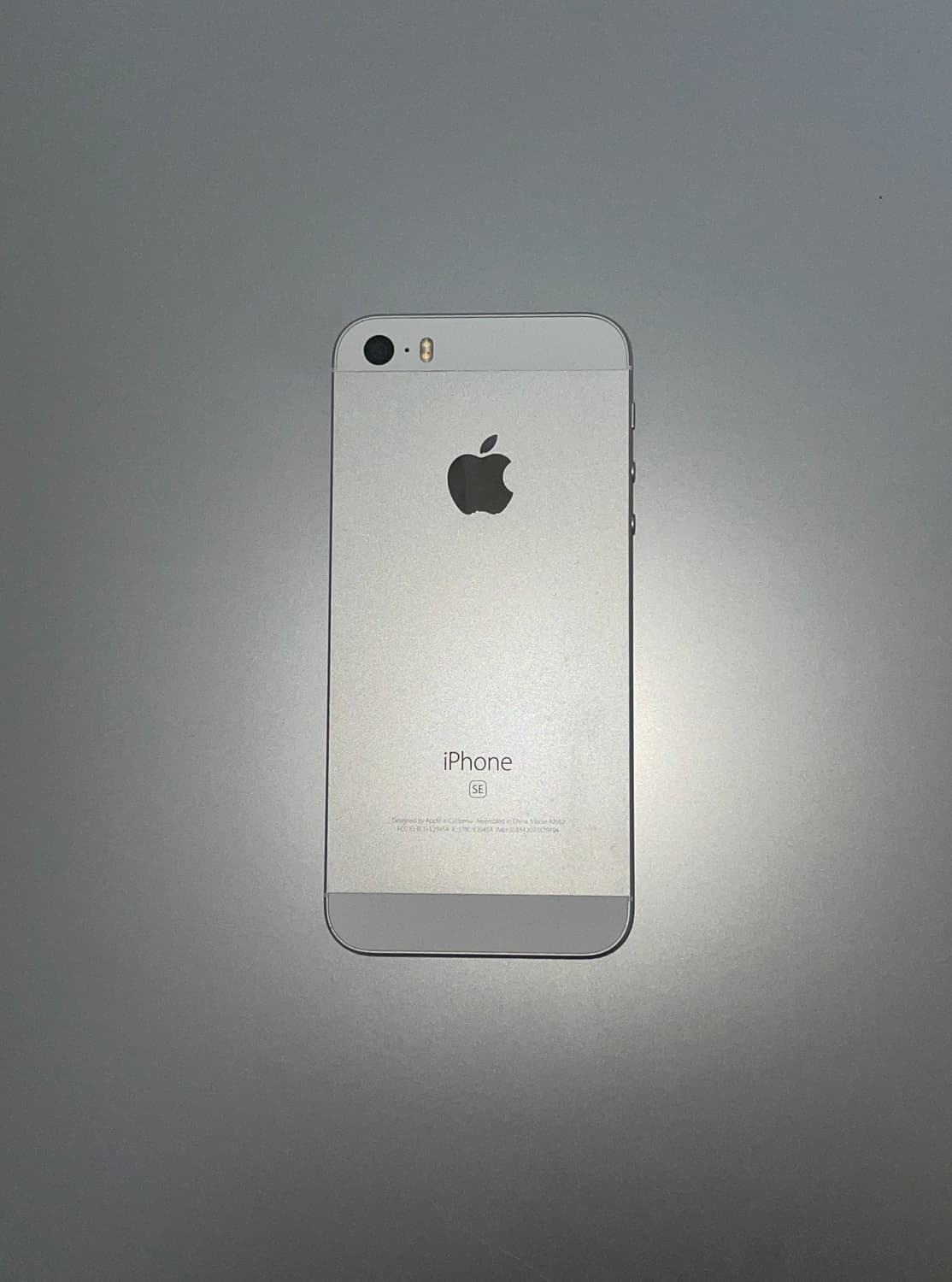 아이폰 SE 실버 128GB 상품이미지1