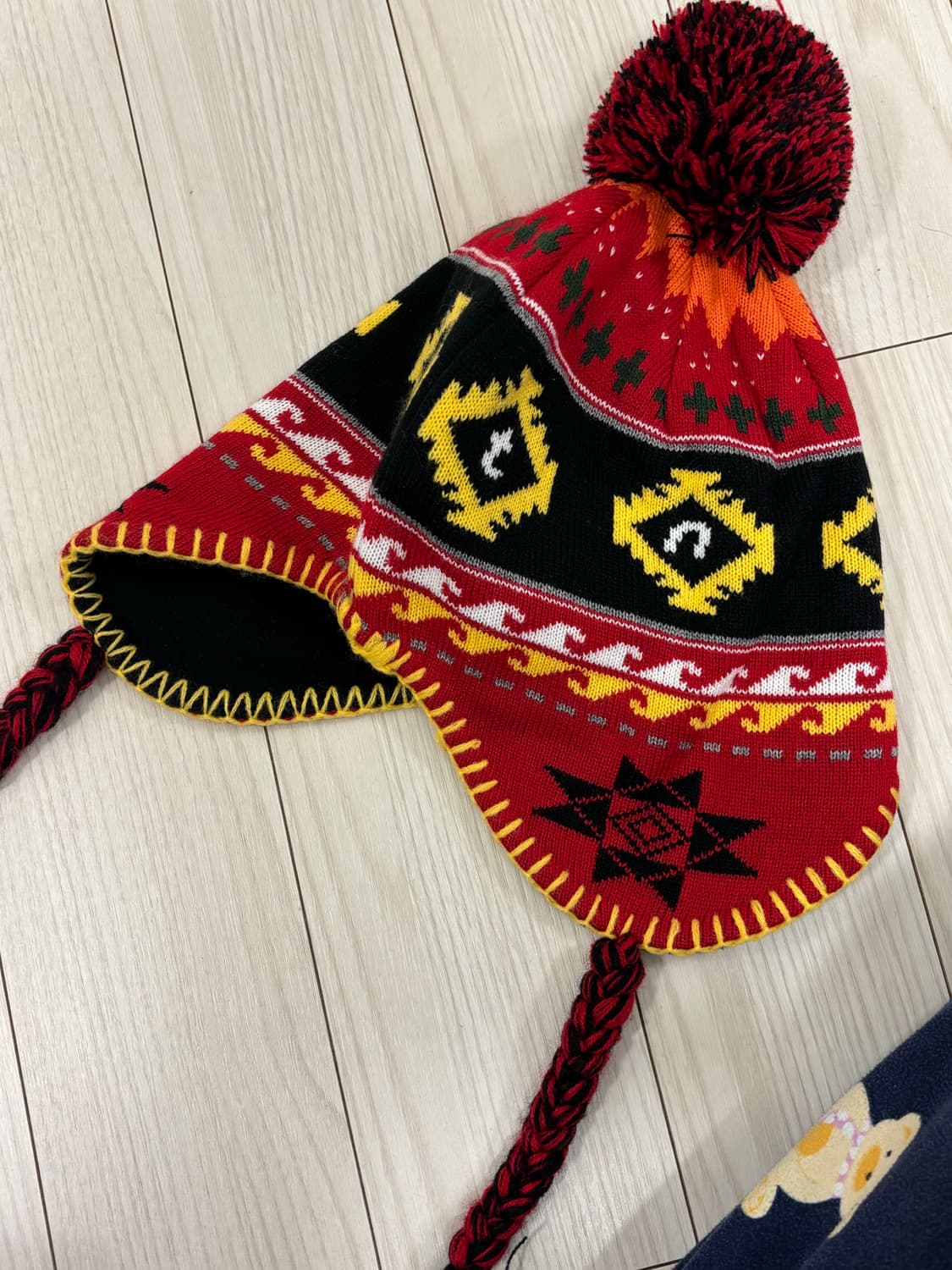 디스이즈네버댓 이어플랩 방울비니 상품이미지2