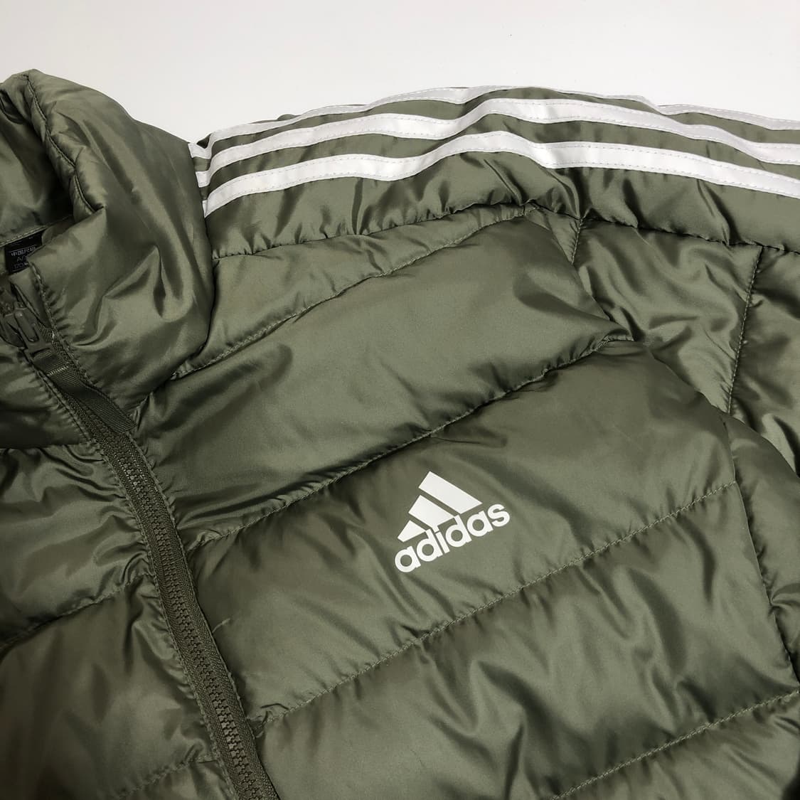 아디다스 에센셜 다운 점퍼 우먼L 상품이미지3