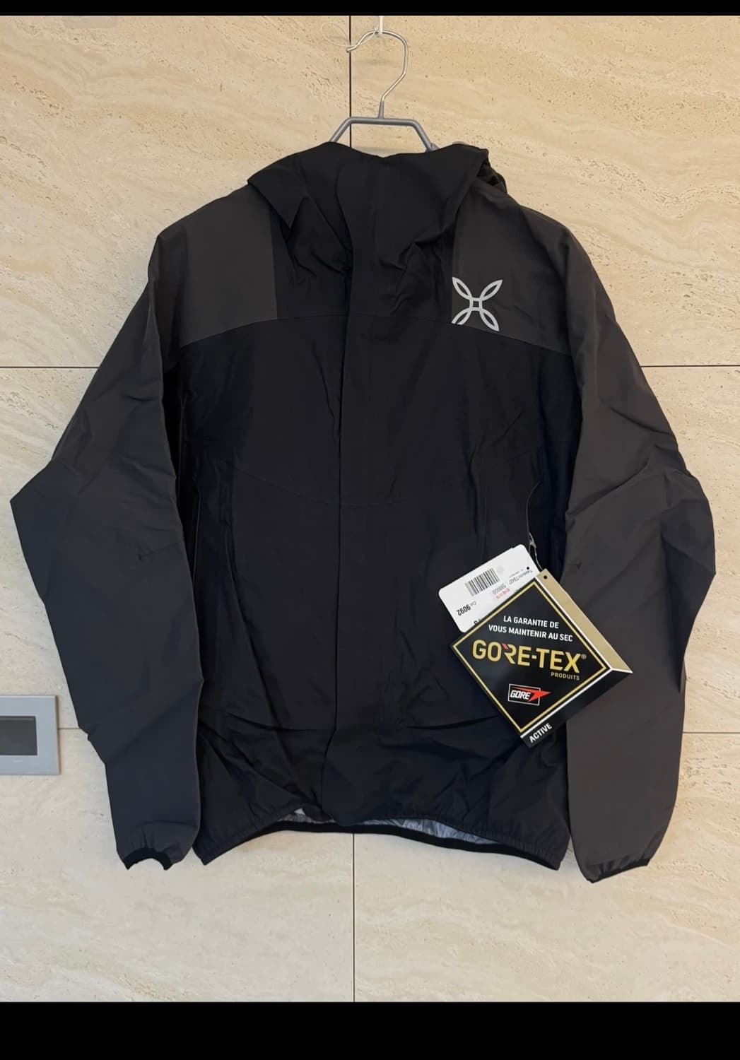 (새상품) 몬츄라 고어텍스 바람막이 자켓 블랙 등산복 상품이미지1