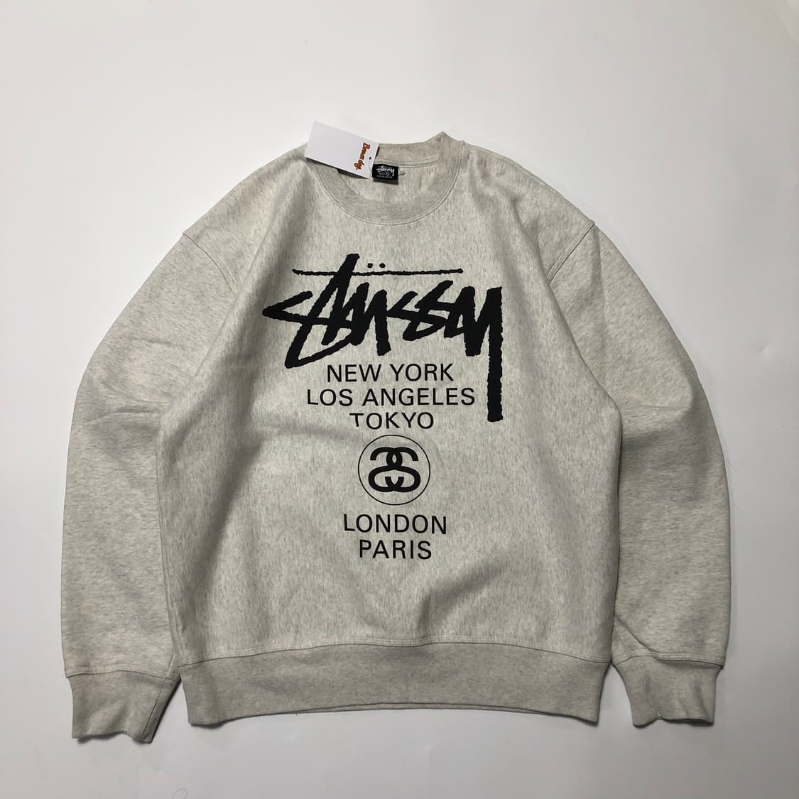 스투시 월드투어 맨투맨  상품이미지1