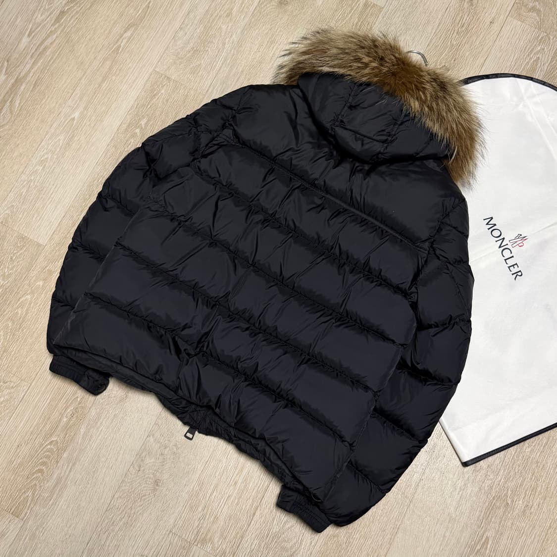 [블랙 2/새상품급] 몽클레어 마르크 패딩 블랙 풀구성 마야프 상품이미지4