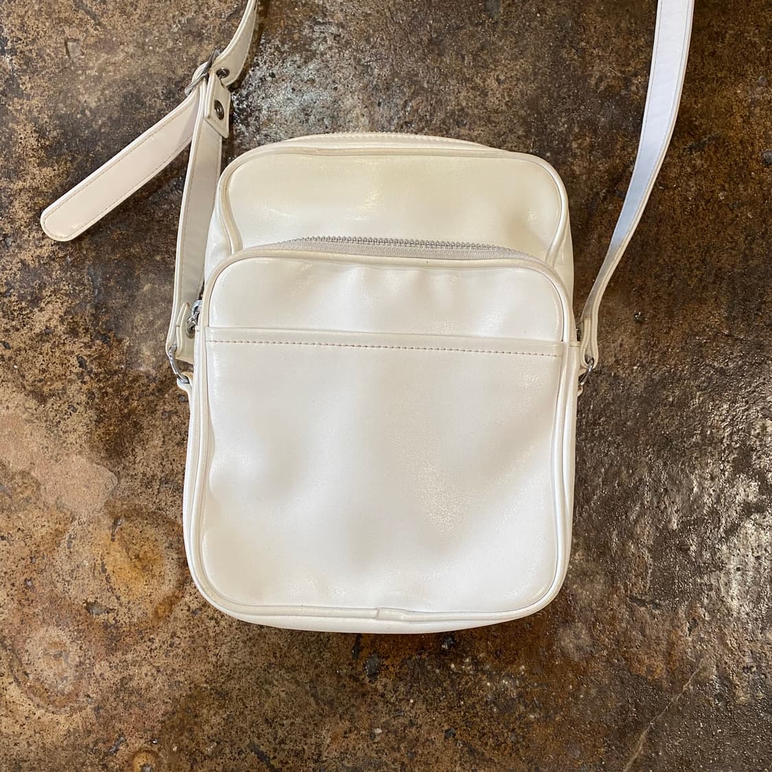 꼼데가르송 화이트 미니 크로스백 상품이미지2