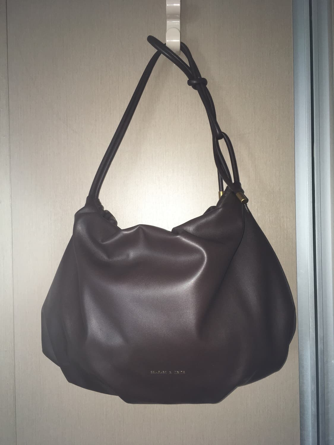 Charles & Keith dumpling shoulder bag  상품이미지1