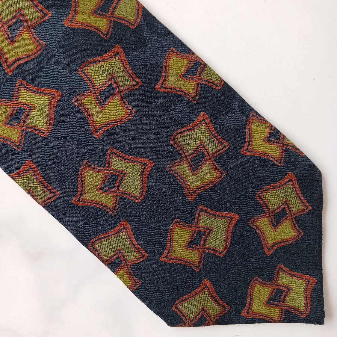 조르지오 아르마니 네이비 기하 패턴 넥타이 9.5cm A+등급 G26
 상품이미지7