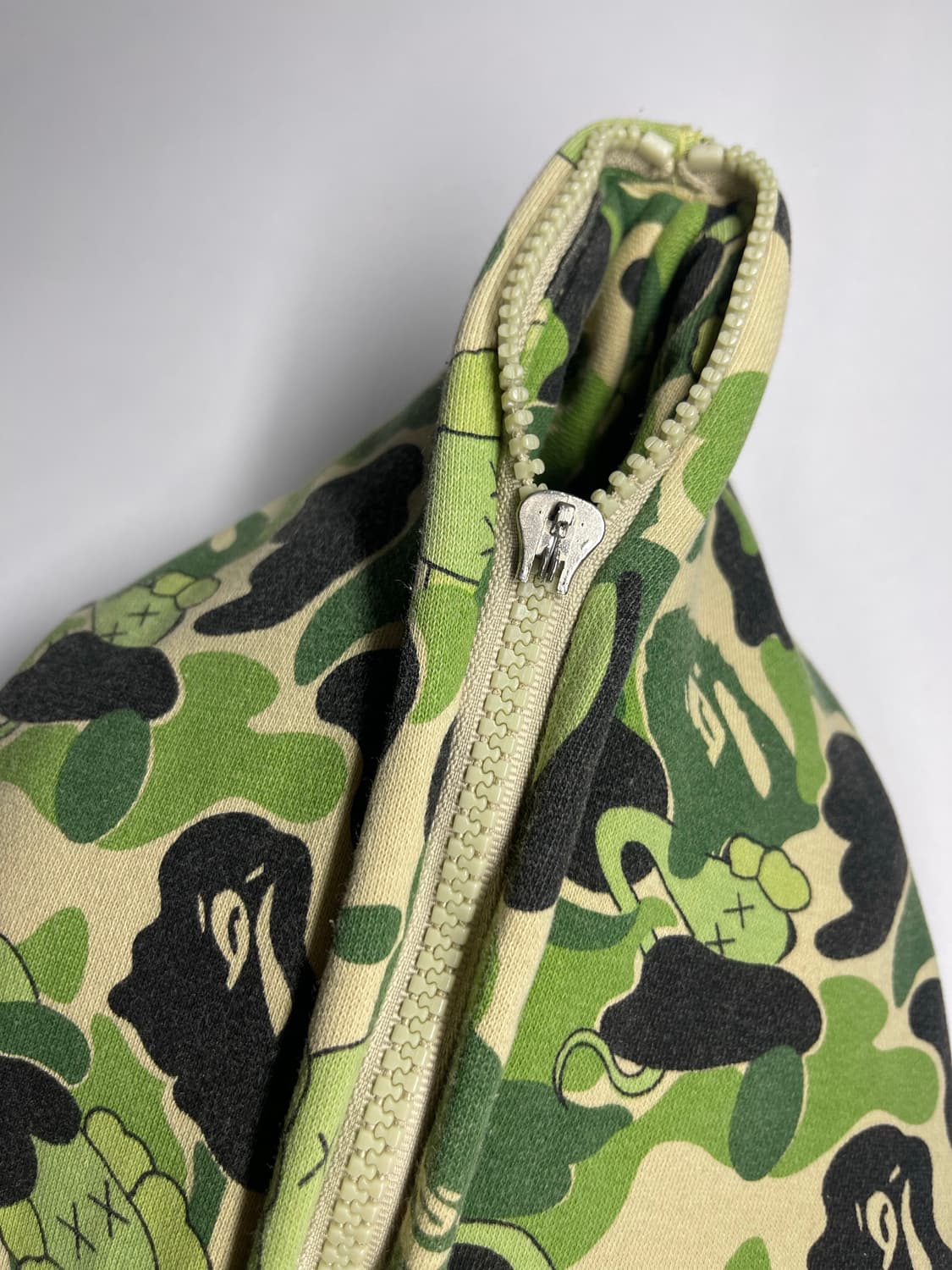 베이프 x 카우스 카모 투웨이 풀집업 후드 M~L 상품이미지5