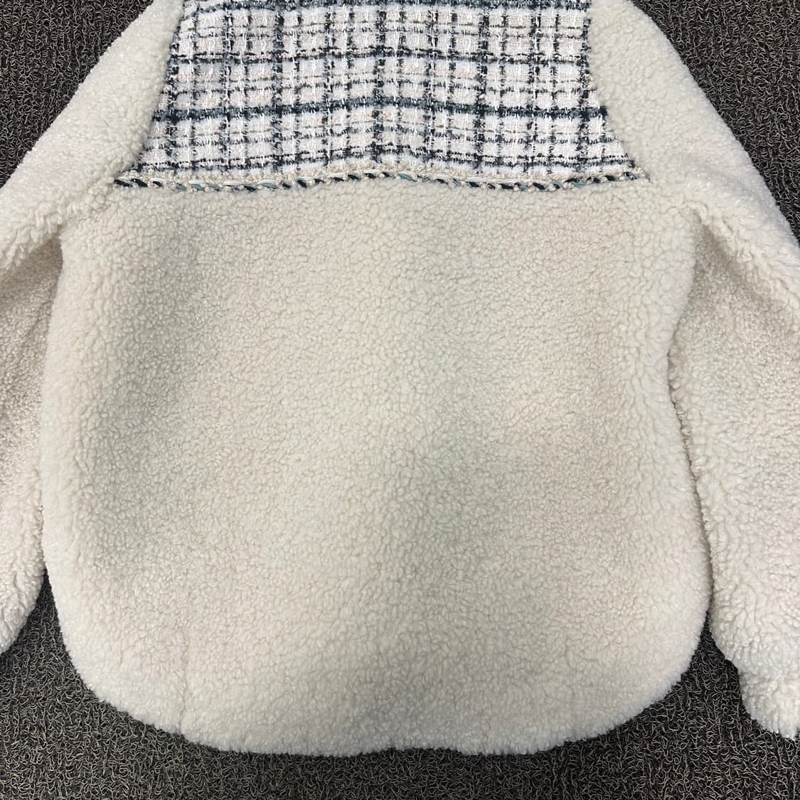 O2nd 오즈세컨 한섬 여성 트위드 여우털 자켓 상품이미지8