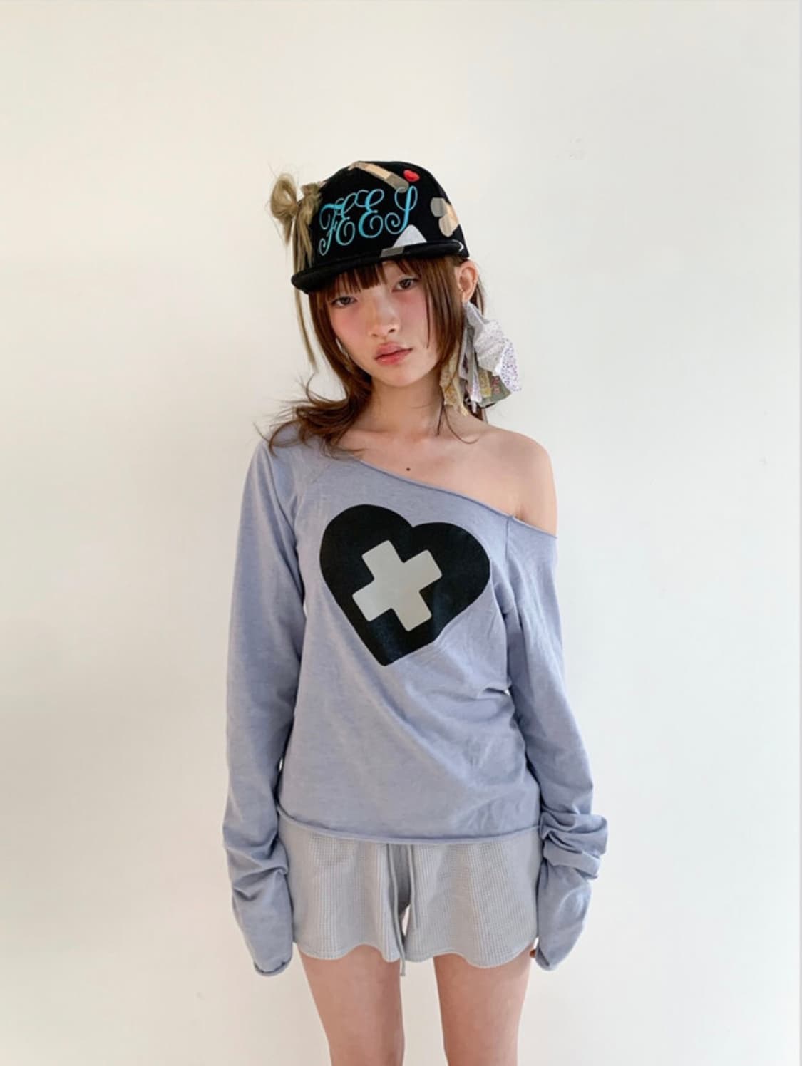 샵페어리) 크로스 하트 컷오프 티셔츠 블루 상품이미지1