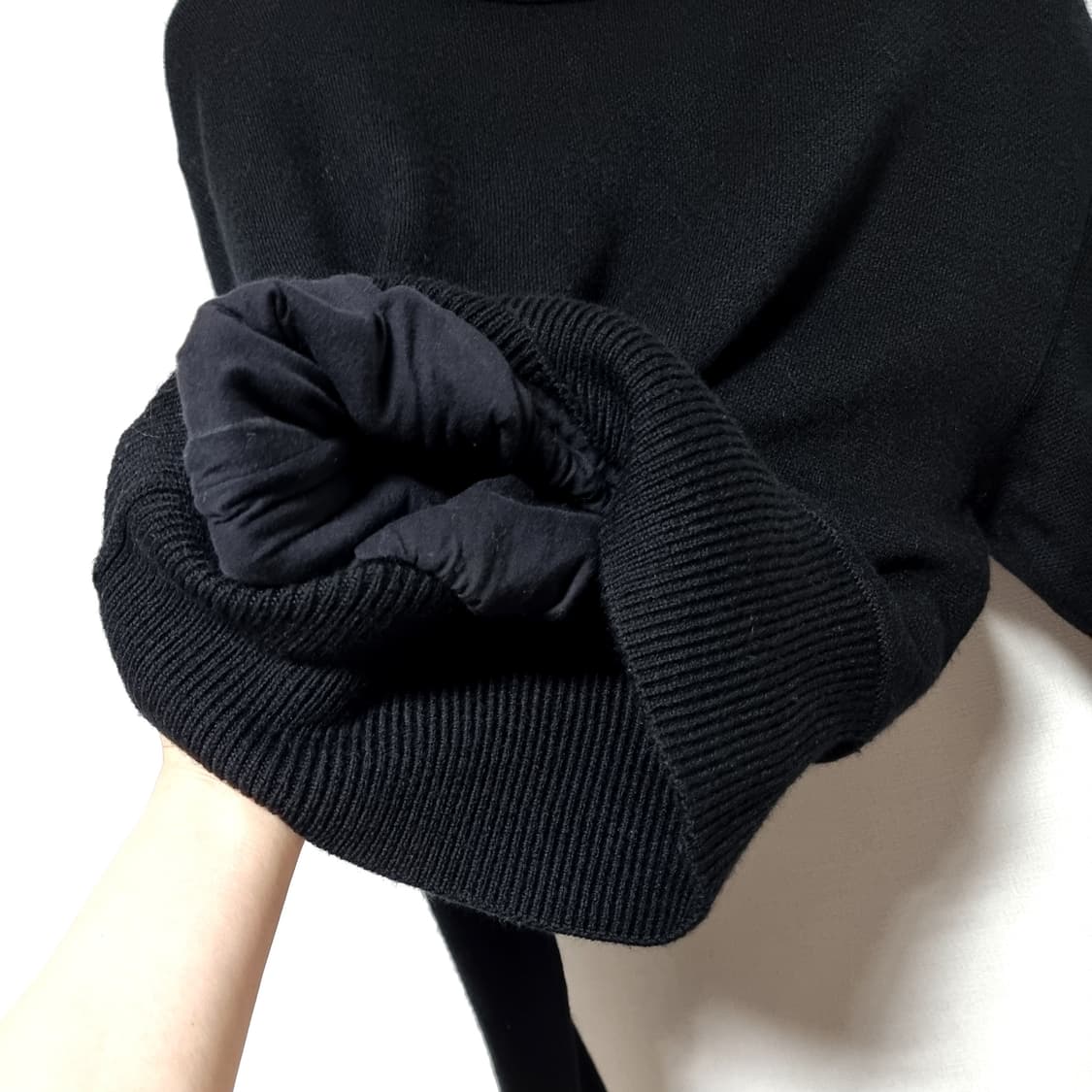 알렉산더왕 터틀넥 셔링 울100 니트 (55-날씬66/표기XS) 상태최상 상품이미지7