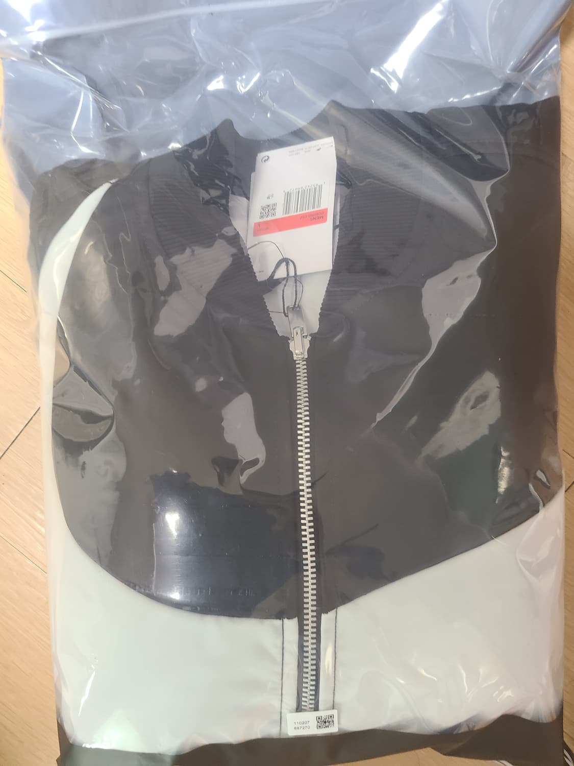 나이키 스우시 써마핏 봄버 블랙 판매합니다. 상품이미지3