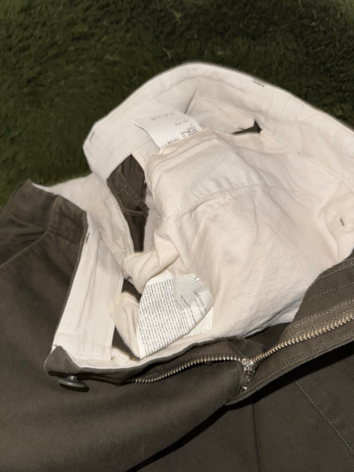 [2] UNDERCOVER 10AW 로고 라벨 카고 팬츠 올리브 상품이미지3