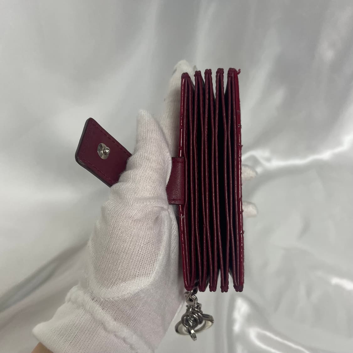 디올 레이디 페이던트 아코디언 카드지갑 + 쇼핑백 상품이미지9