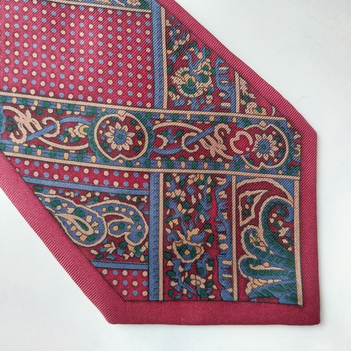 밀라숀 실크 와인 패턴 넥타이 9cm A+등급 K1925
 상품이미지6