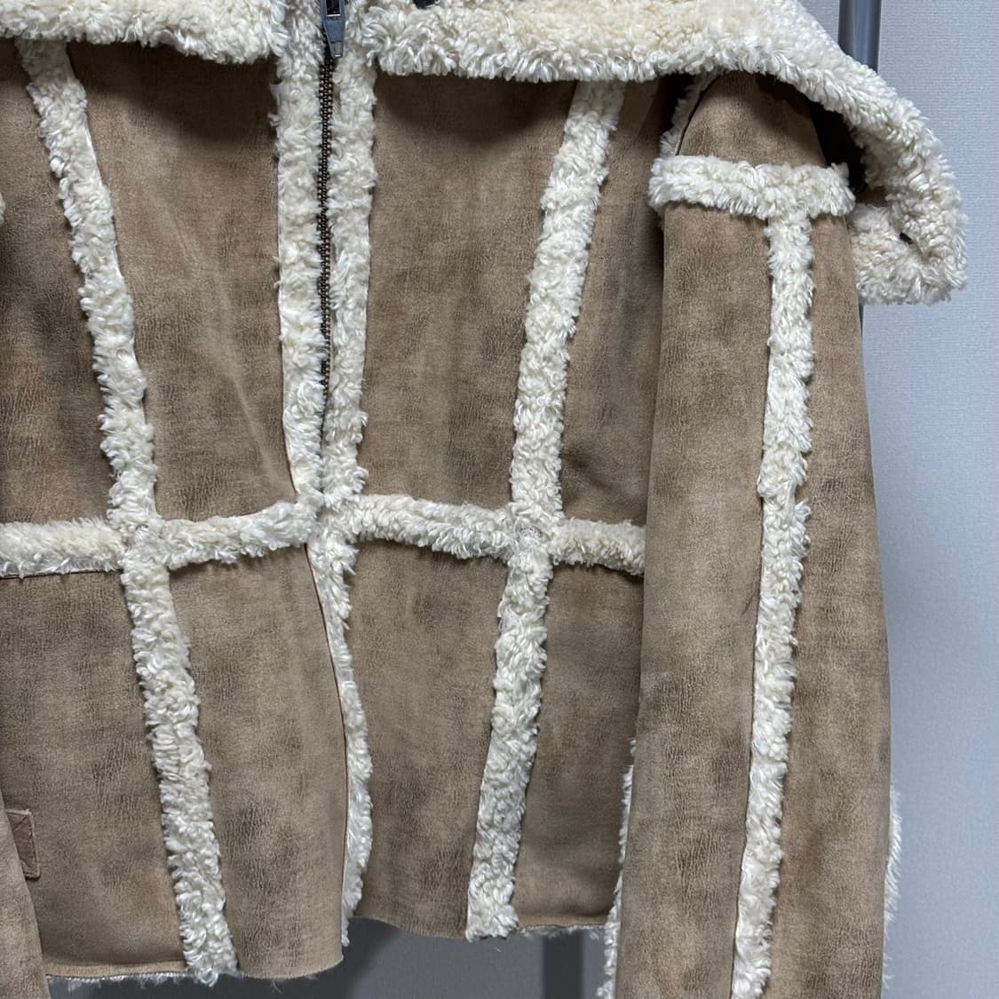 F) perverze 퍼버즈 베이지 무스탕 상품이미지3