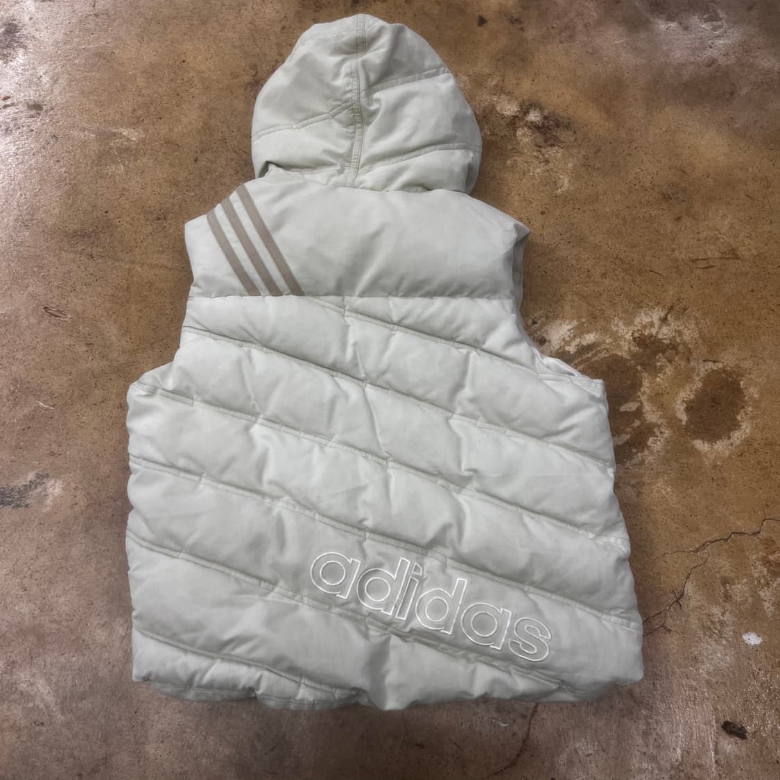 아디다스 화이트 후드 조끼 패딩 상품이미지3