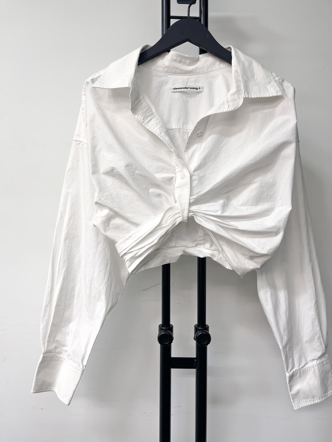 알렉산더 왕 23s/s 플래킷 드레이프 크롭 셔츠 상품이미지2