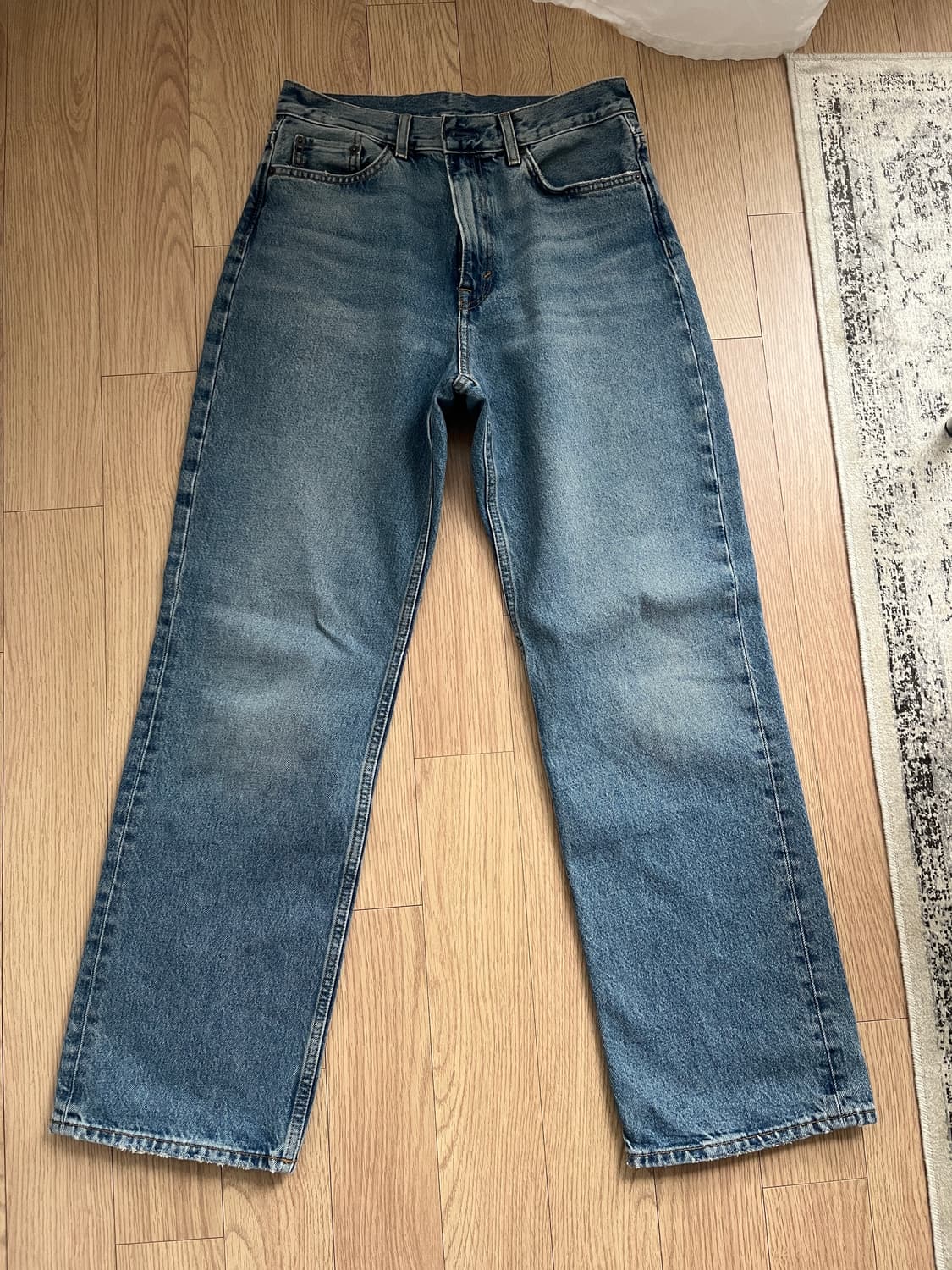 코스 칼럼 column 스트레이트 레그 진 (라이트 블루 27사이즈) 상품이미지4