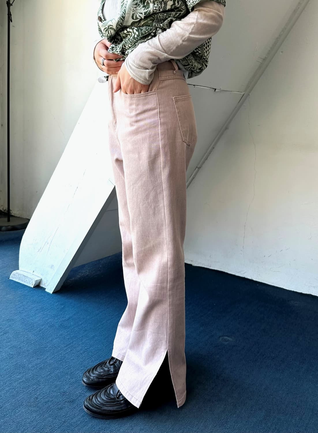Cotton denim side slit flare pants 상품이미지4