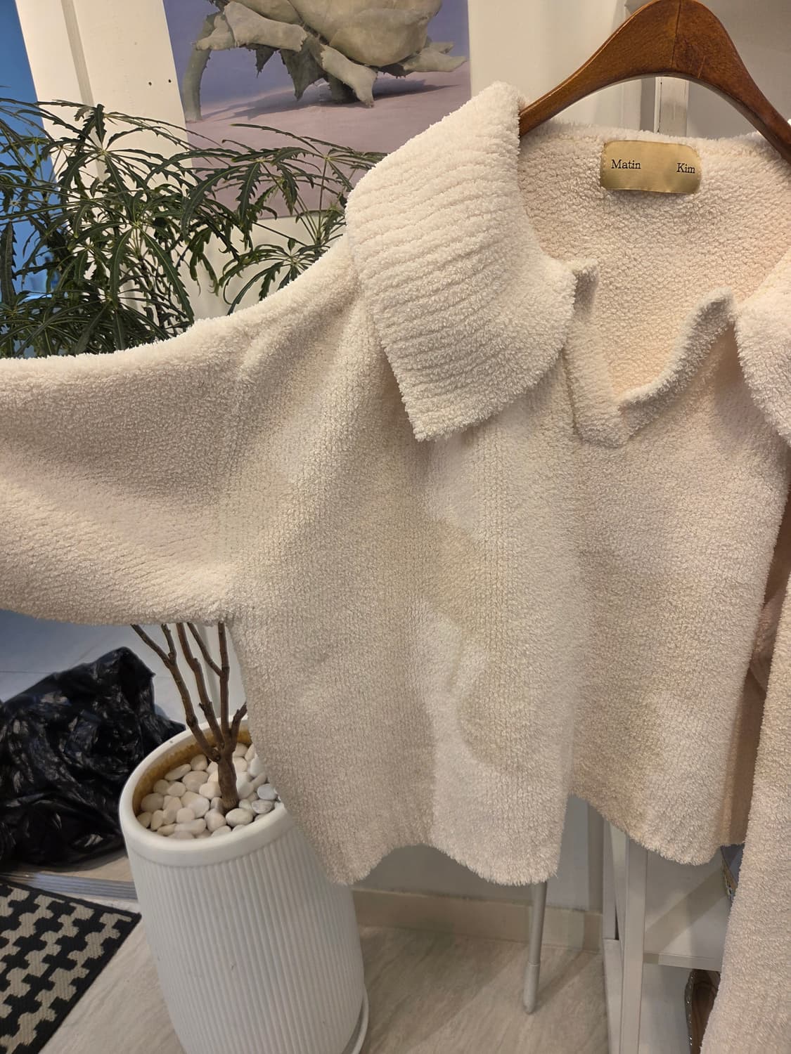 Matin Kim  마뗑킴 오버핏 카라 니트 티 스웨터 상품이미지4