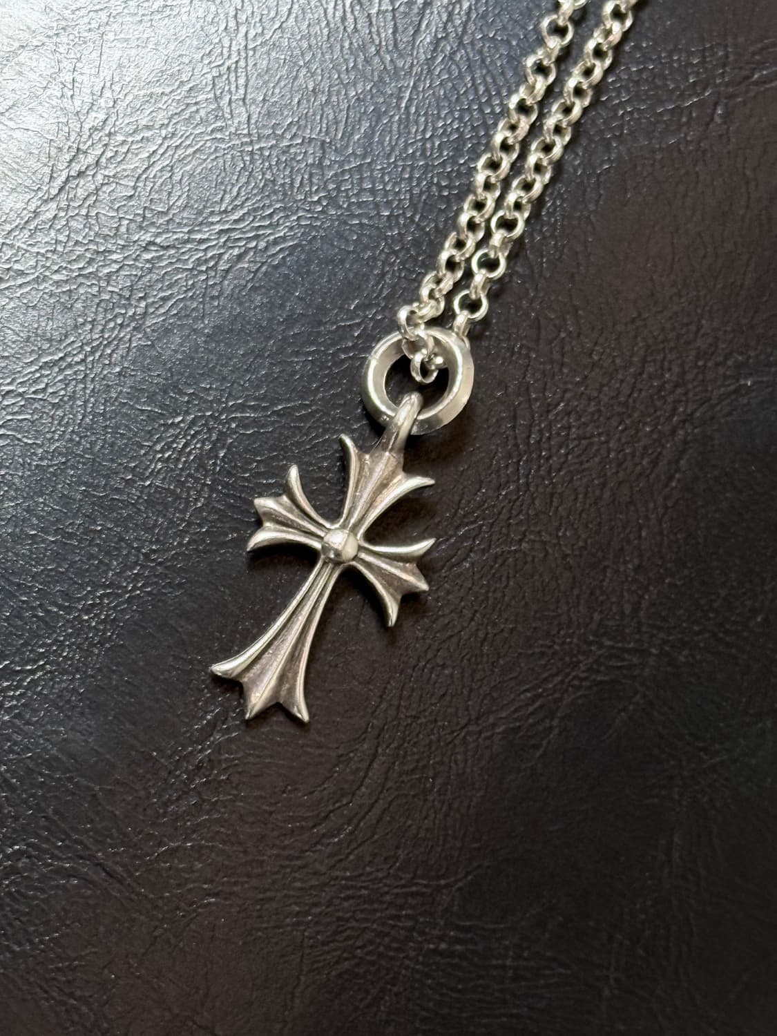 크롬하츠 타이니 크로스 펜던트 상품이미지2