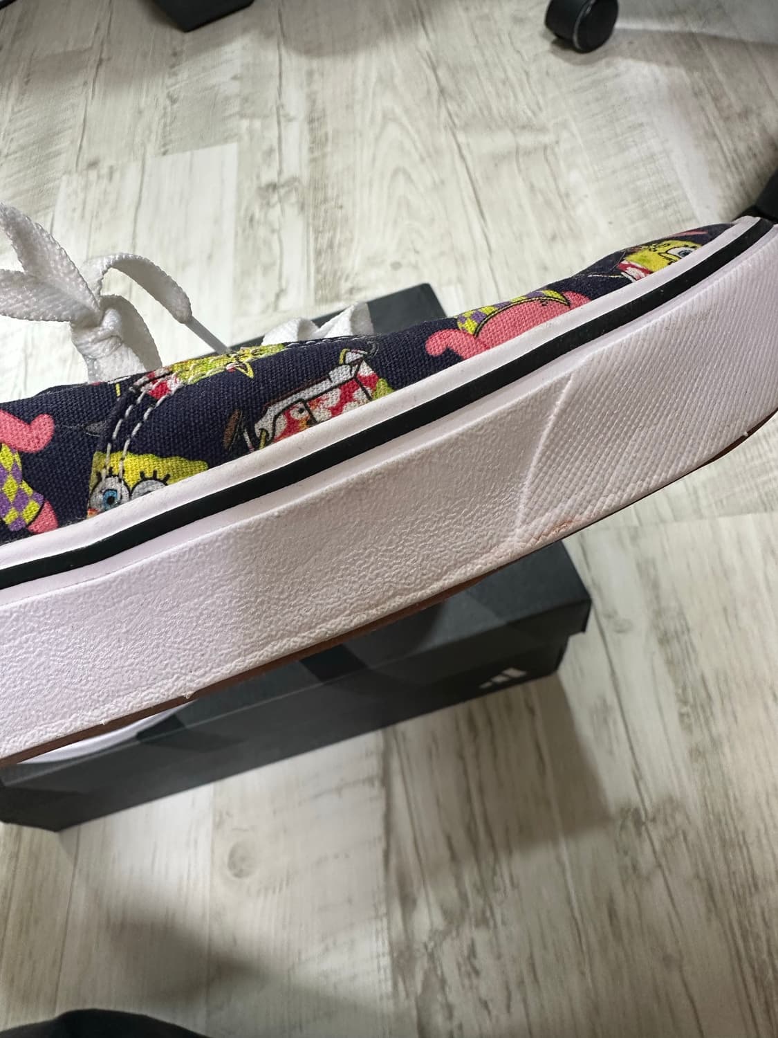 반스 스폰지밥 콜라보 스니커즈 상품이미지8