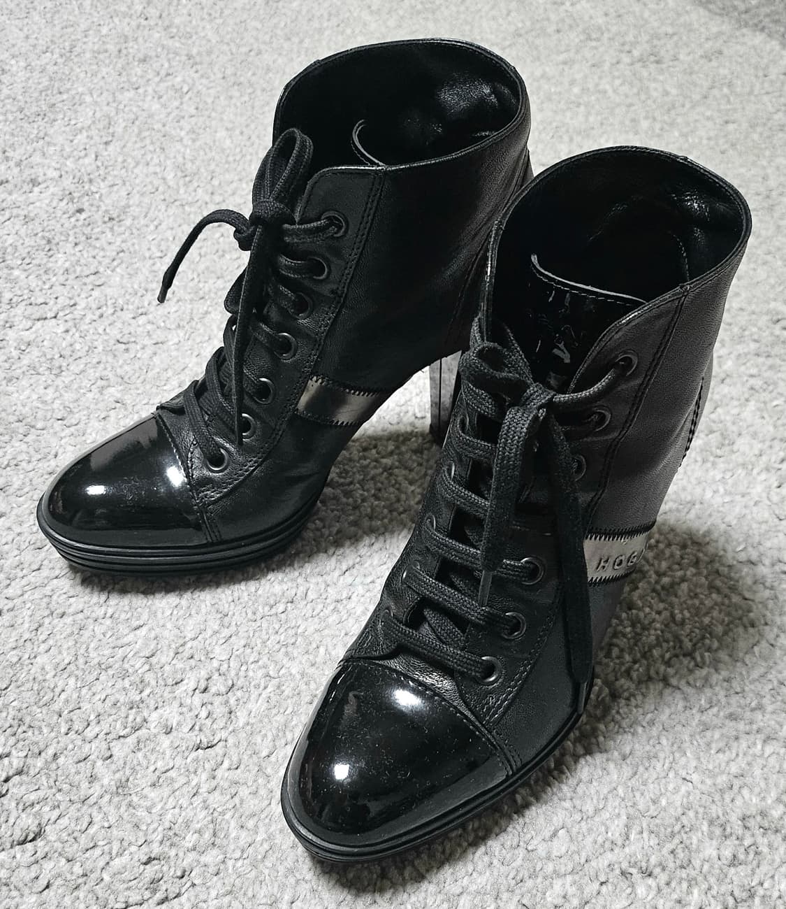 호간 블랙 레이스업 앵클 부츠 상품이미지1