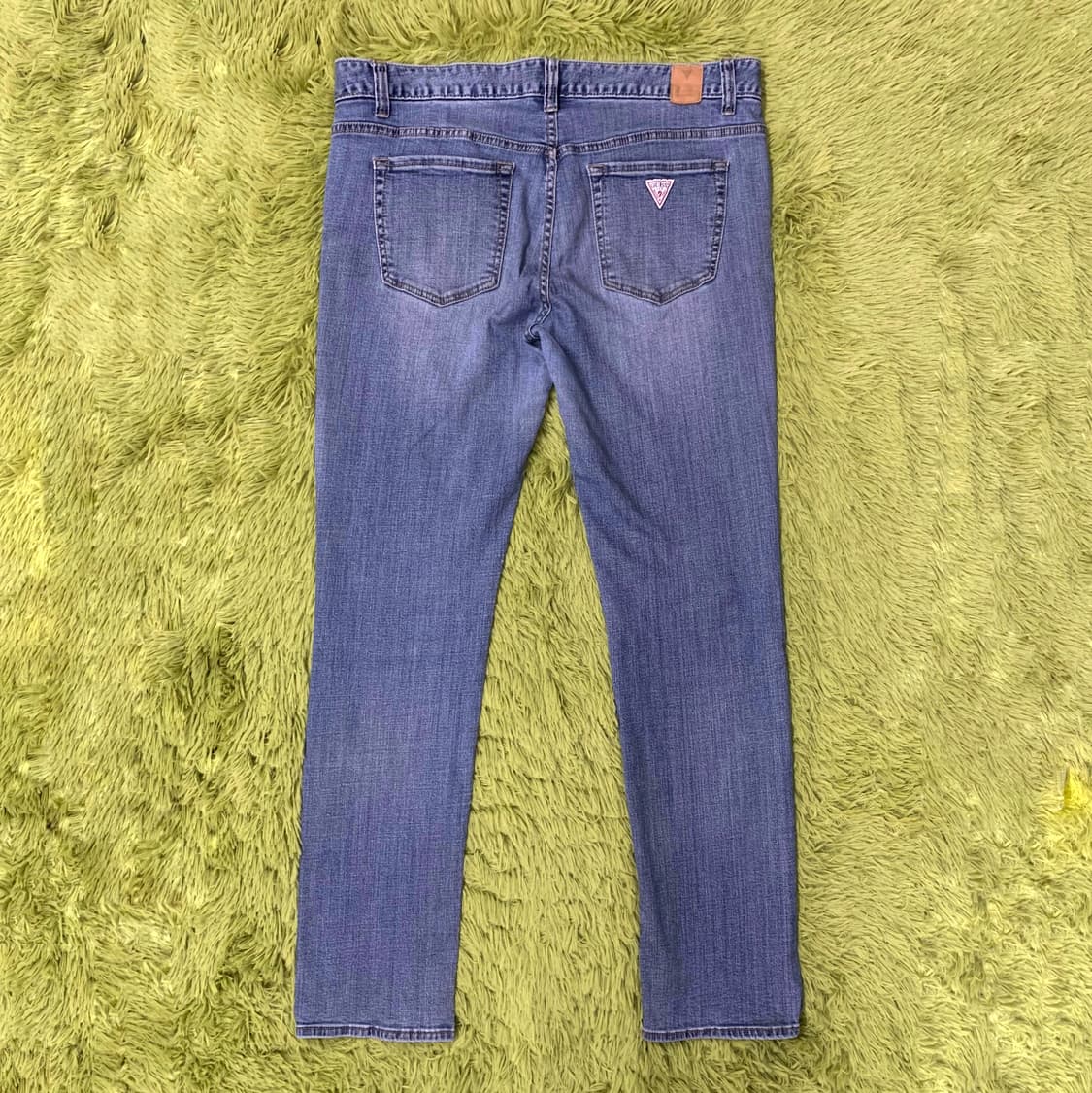 [39] 게스 데미지 리페어 테이퍼드핏 데님팬츠 상품이미지2