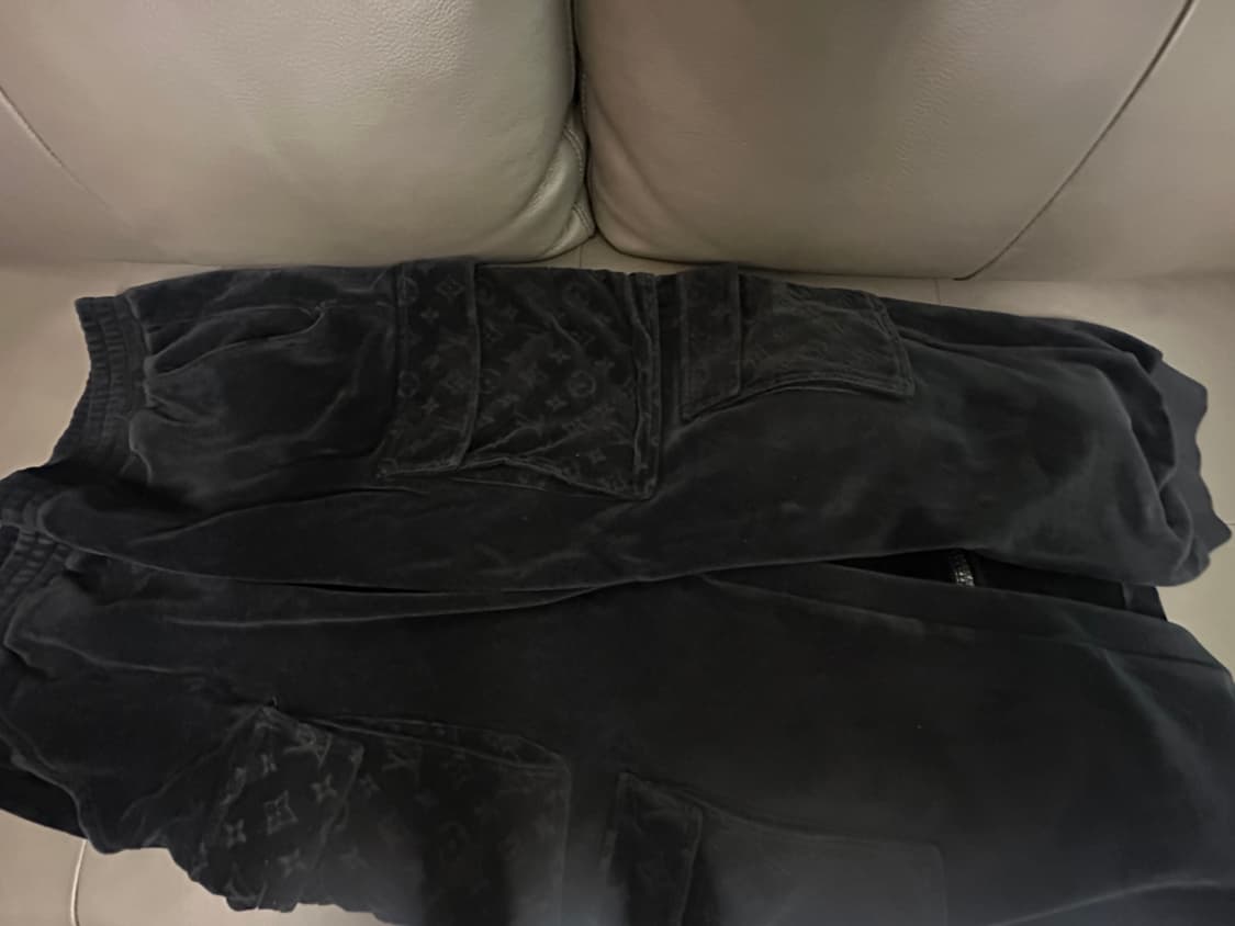 루이비통 모노그램 벨벳 셋업 상품이미지4