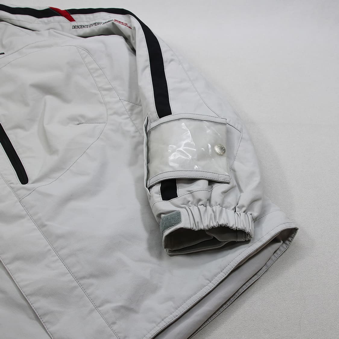 (착용컷) 데상트 스키 자켓 (남성용 M) 상품이미지6