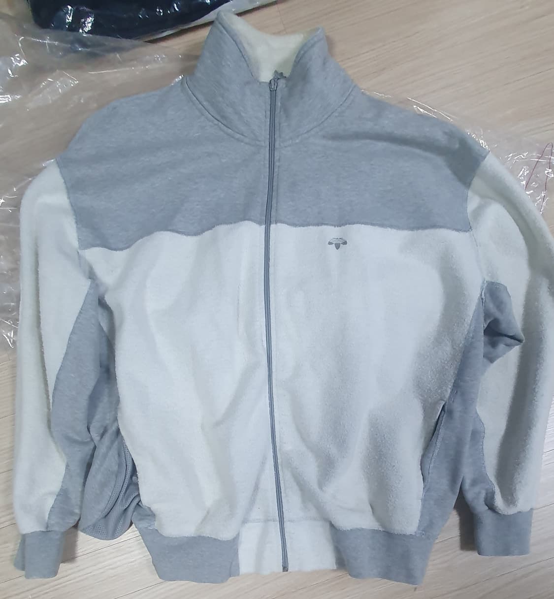 아디다스 x 알렉산더왕 인아웃 자켓 상품이미지1