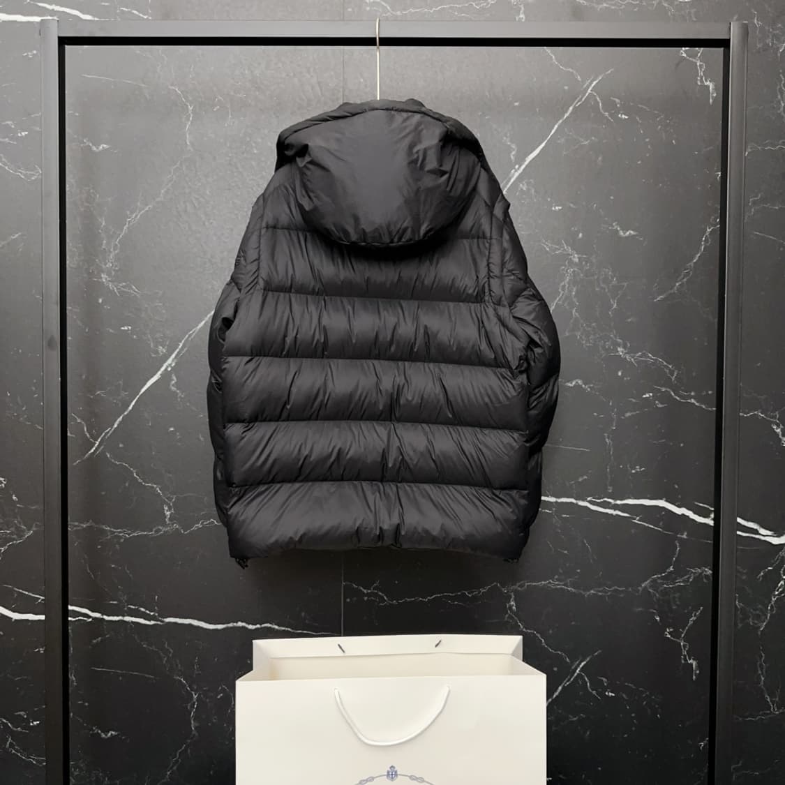 프라다 가을 겨울 신상 클래식 레드 로고 두 가지 착용법 다용도 후드 상품이미지3