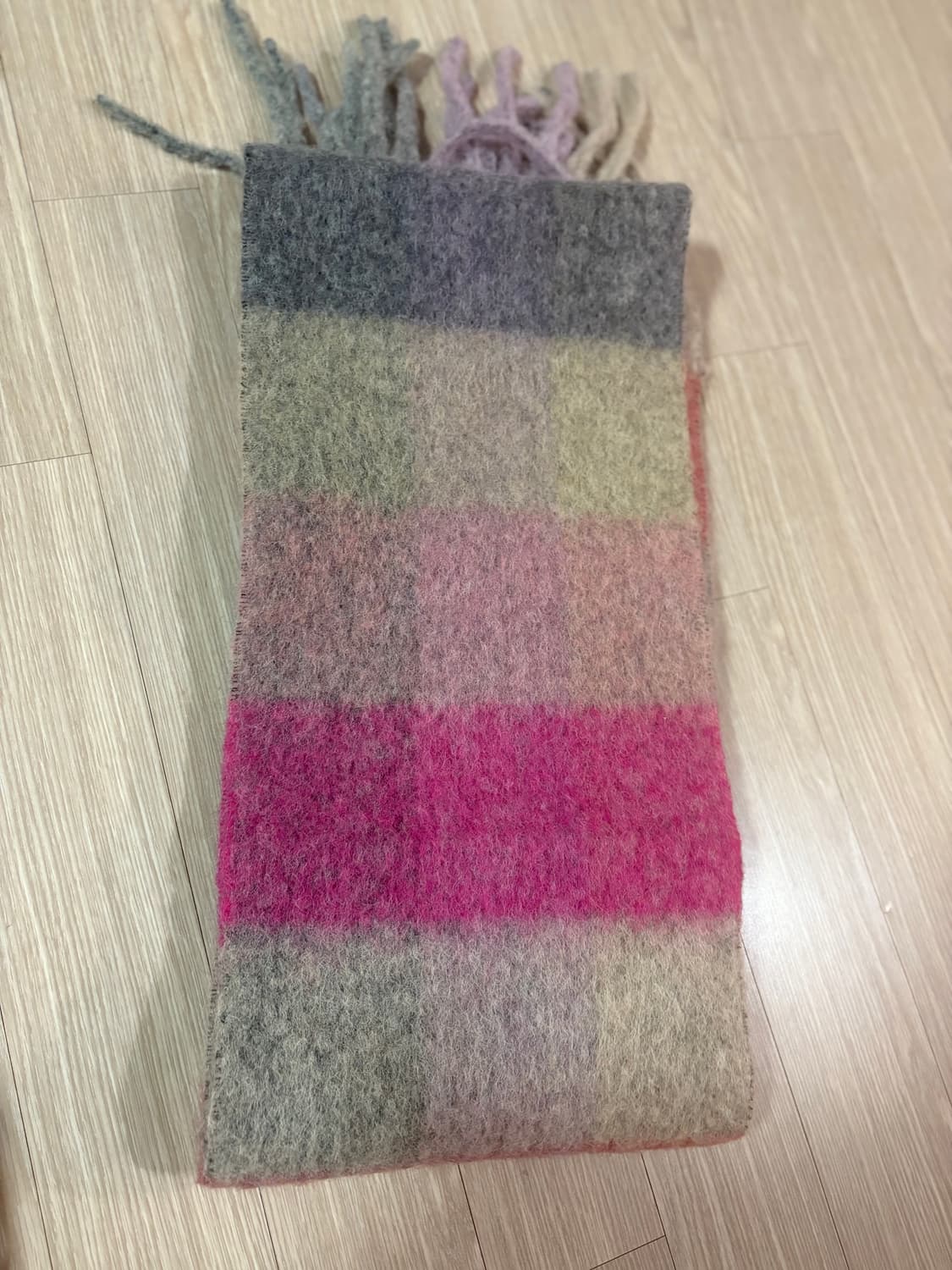 아크네 컬러블록 목도리 구버전 판매합니다.  상품이미지3