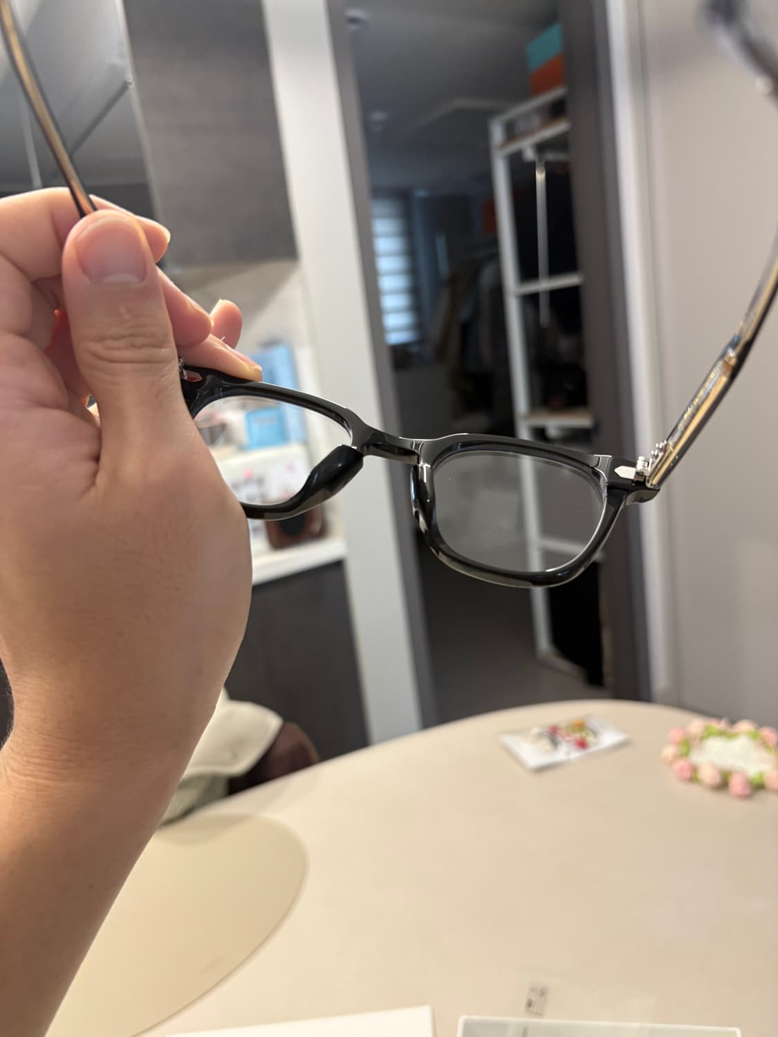 젠틀몬스터 루토01 안경 상품이미지5