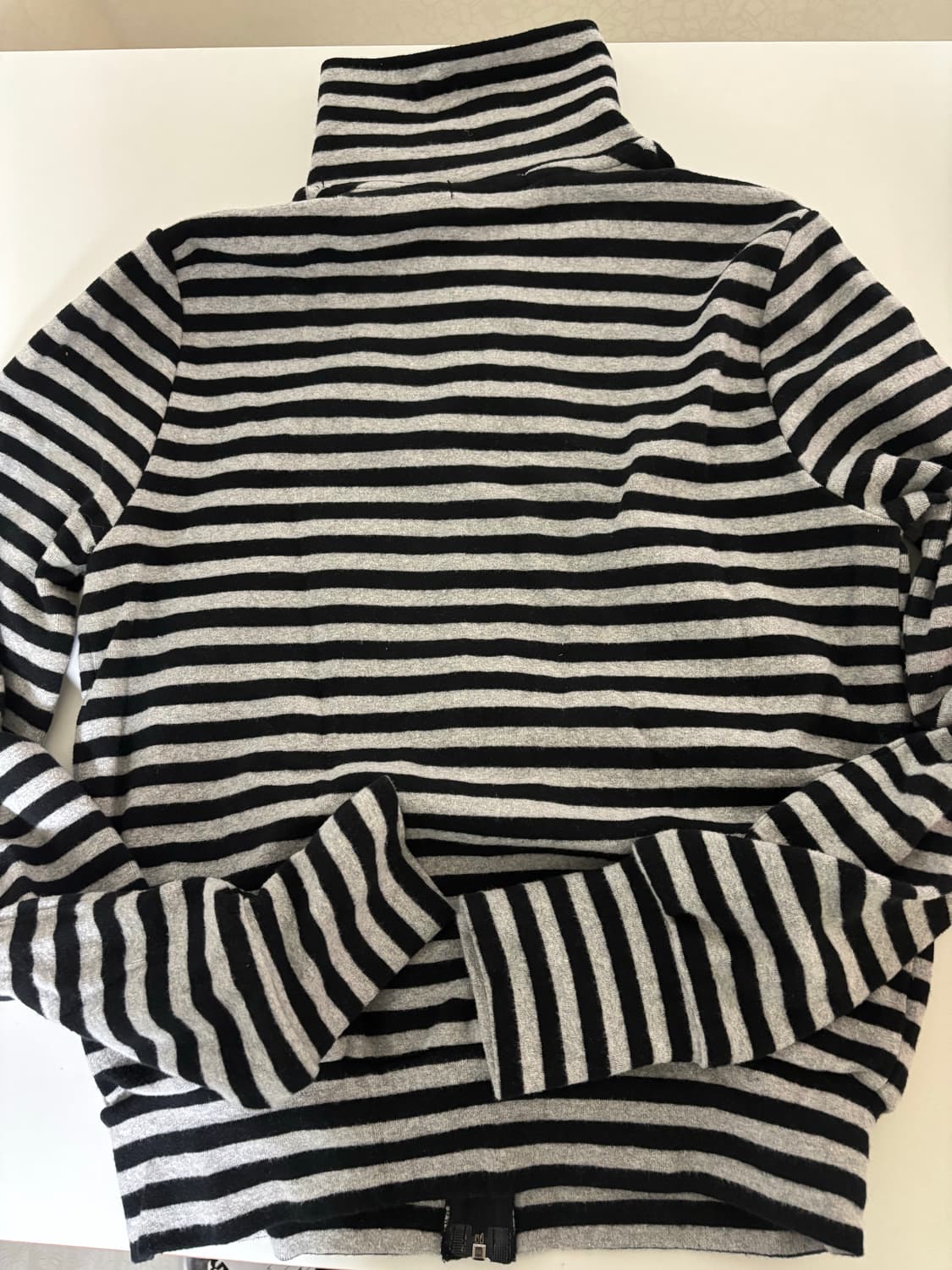 헬레네파리스 니트집업 상품이미지2