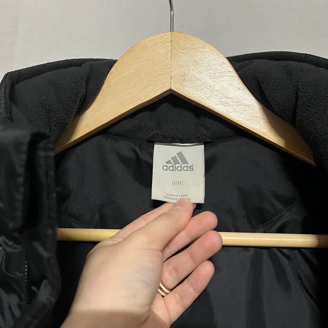 아디다스 검정색 롱패딩 90 상품이미지3
