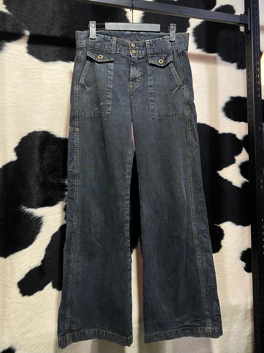 Slang 백 절개 디테일 로우라이즈 팬츠 상품이미지3